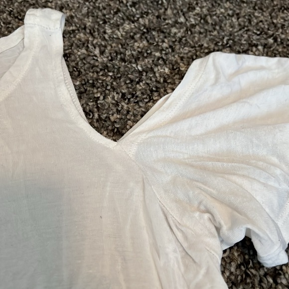 White top - Picture 2 of 2